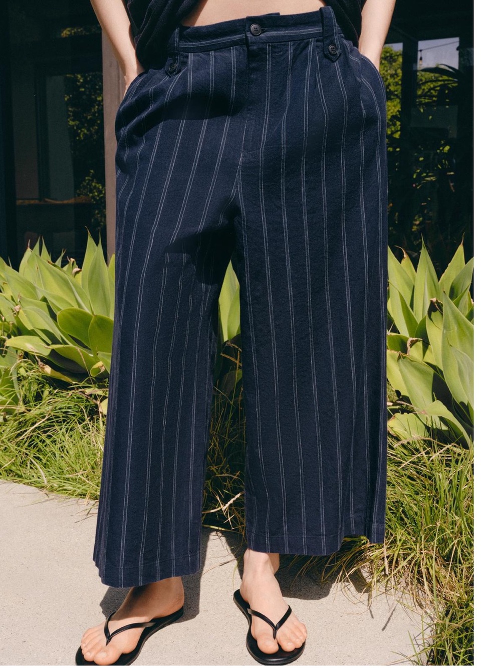 Wide-Leg Pinstripe Linen/Cotton Pants in Navy